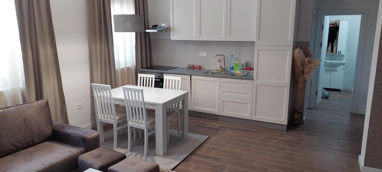 ורדניק Lux Apartmani Novi Park מראה חיצוני תמונה
