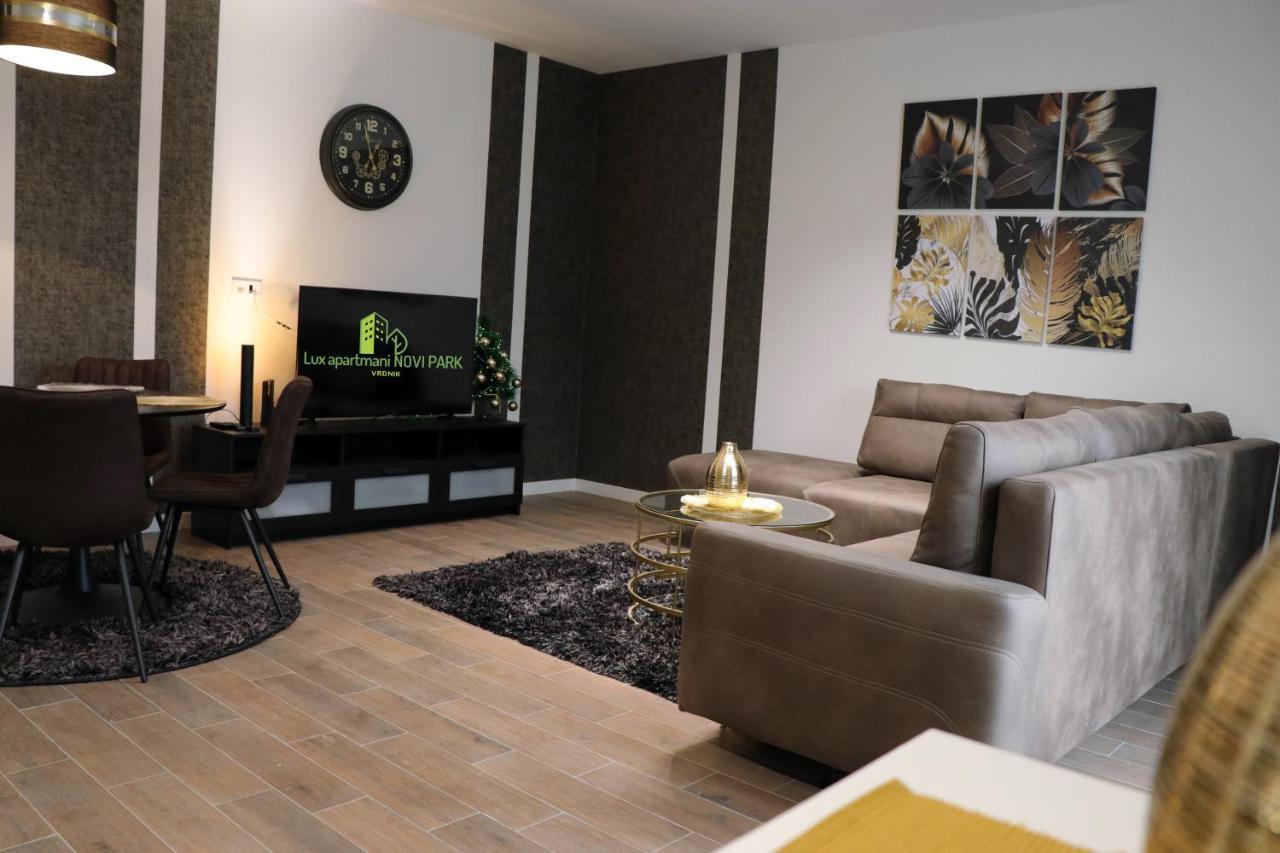ורדניק Lux Apartmani Novi Park מראה חיצוני תמונה